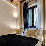 Spanish Steps Boutique Apartment
