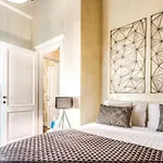 Spanish Steps Boutique Apartment