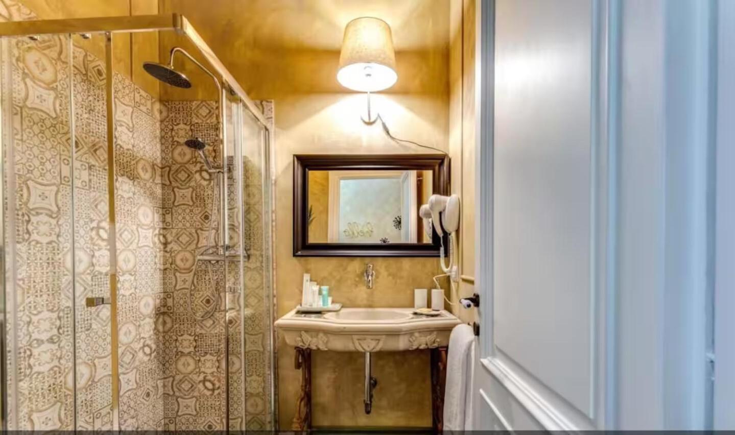 Spanish Steps Boutique Apartment